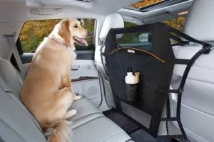 Kurgo Backseat Barrier – Ochranná bariéra medzi sedadlá